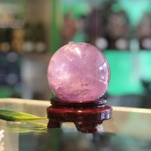 Quả cầu thạch anh tím