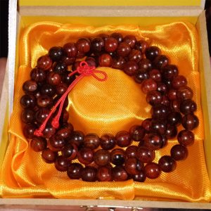 Vòng gỗ Sưa 108 hạt thô không phủ bóng