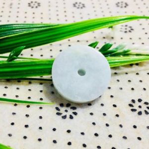 Mặt đồng tiền sắc cạnh ngọc Phỉ Thúy